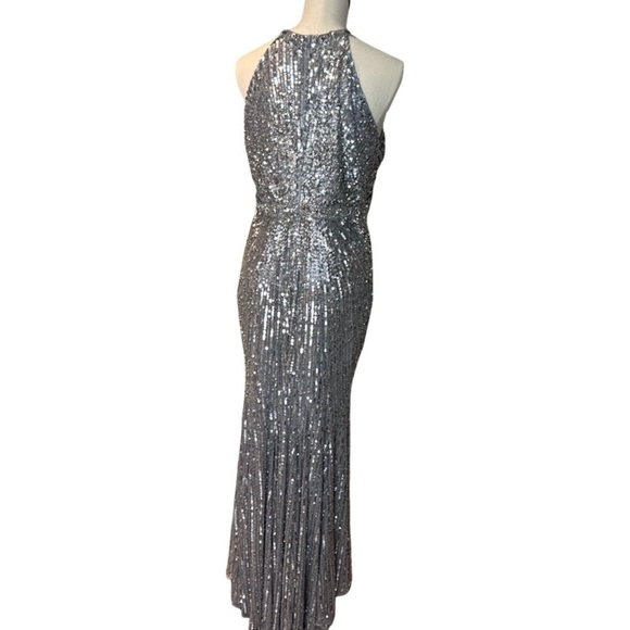 Mac Duggal NWOT Starburst Sequin Halter Sheath Gown in Platinum, size 14 - Picture 5 of 11